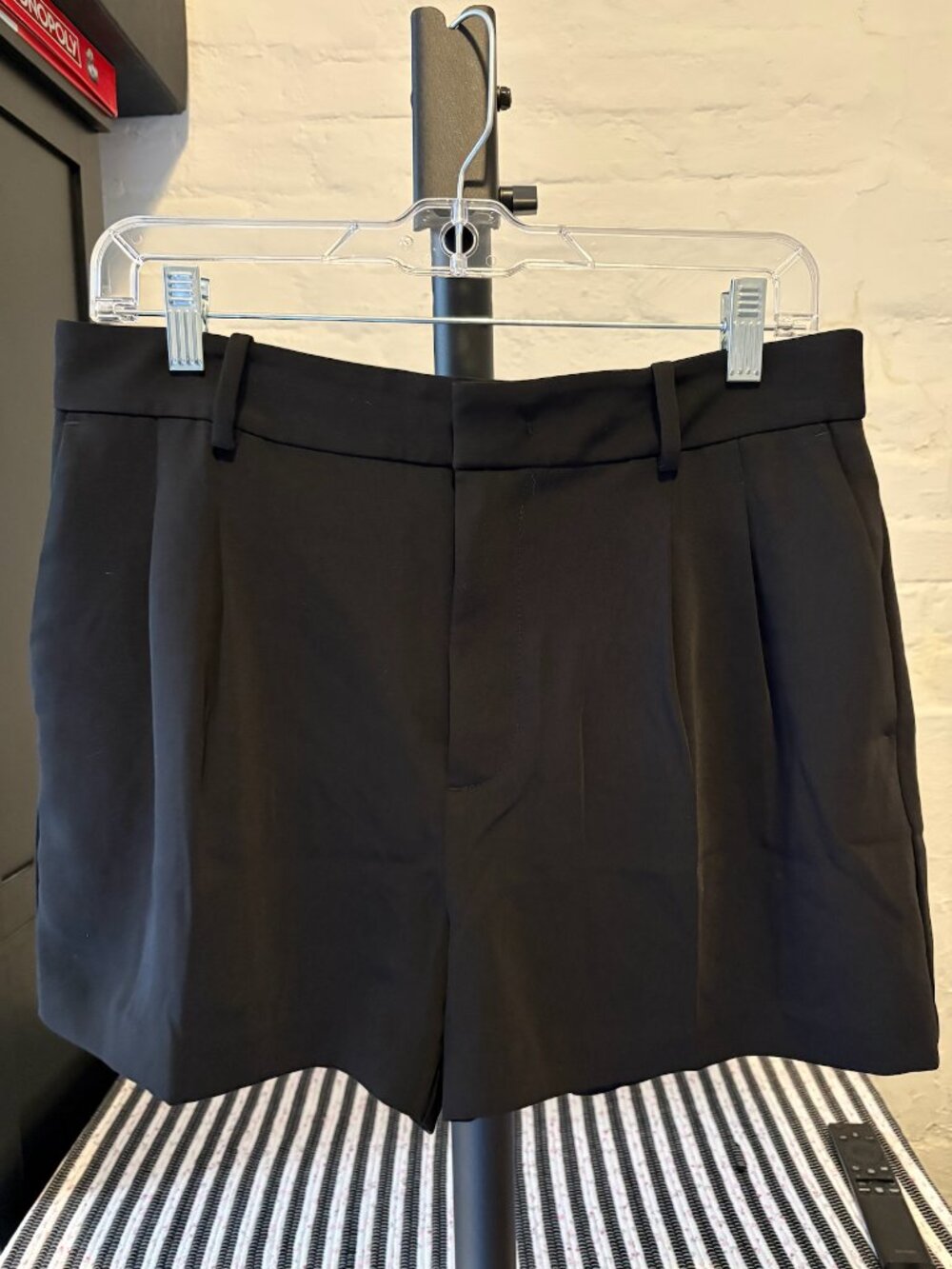 Madewell Easy Pleated Trouser Short, Black, Size 2